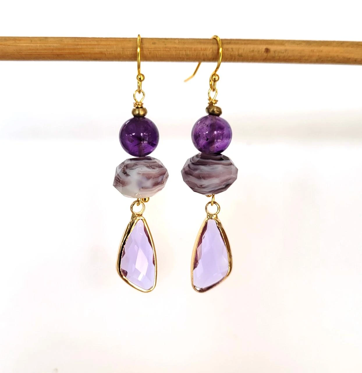 Boho chique oorbellen met amethistkralen, gefacetteerde glaskralen .. – photo 9